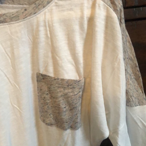 PINK long sleeve tee. - Picture 4 of 4